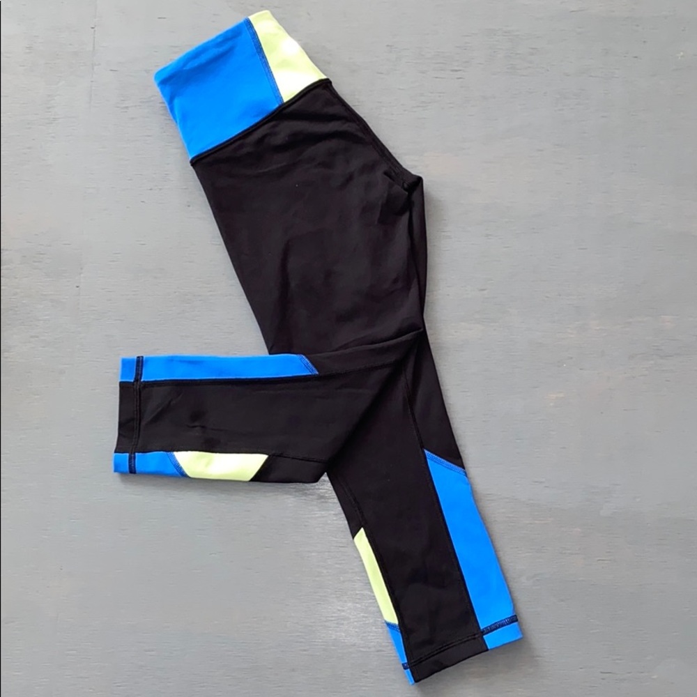 LULULEMON Capri size 2 black